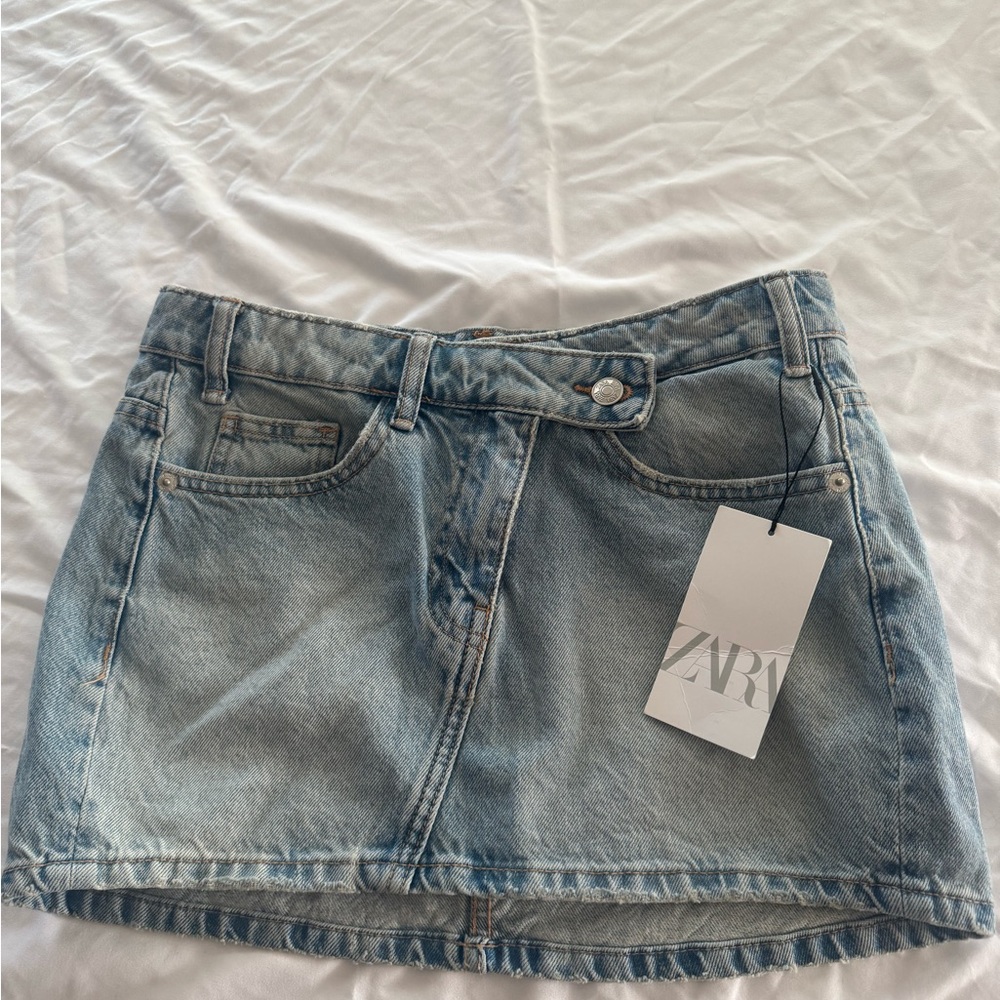 Zara Denim Jean Mini Skirt. NWT. Size Small.